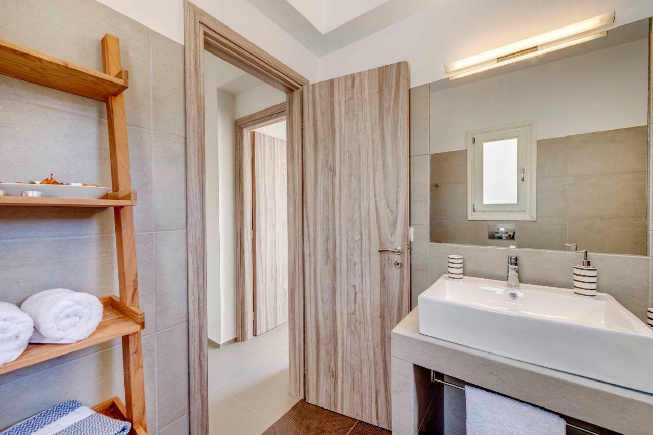 Villa Alba In Syros With Private Jacuzzi Azolimnos Eksteriør billede