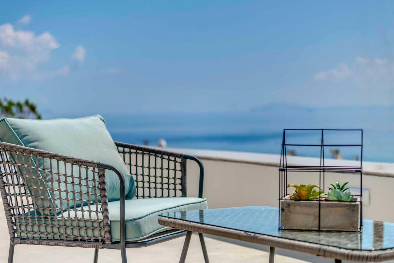 Villa Alba In Syros With Private Jacuzzi Azolimnos Eksteriør billede
